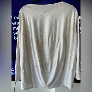 Lululemon long sleeve size 6
